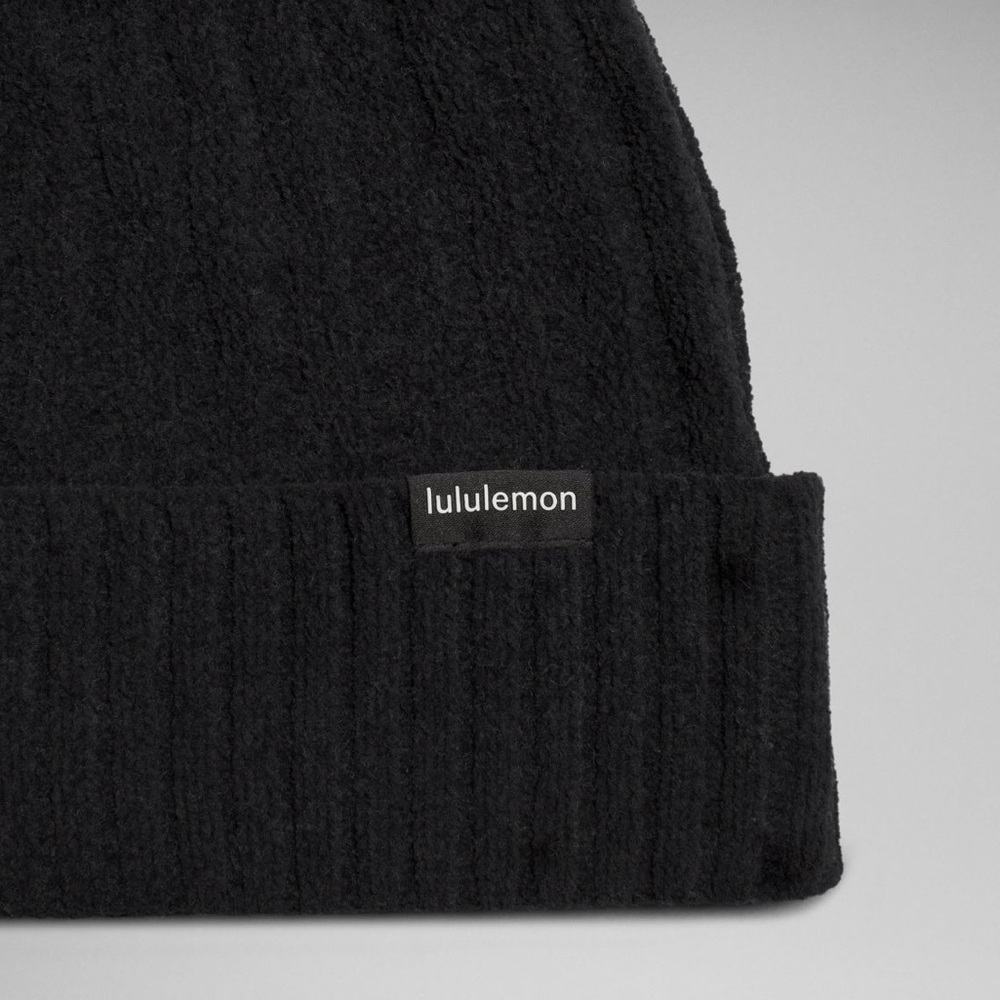 NWT Lululemon Women’s Cable Knit Pom Beanie Black - Picture 2 of 9